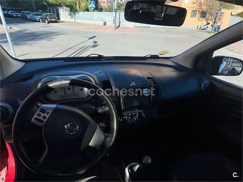 Usado Nissan Note Acenta 86 CV (63 kW) 2008 Rojo Utilitario