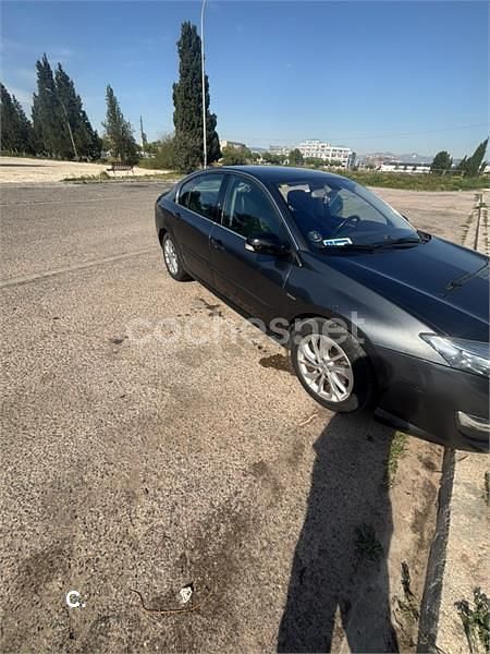 Usado Renault Laguna III LIMITED 130 CV (95 kW) 2015 Marrón Berlina