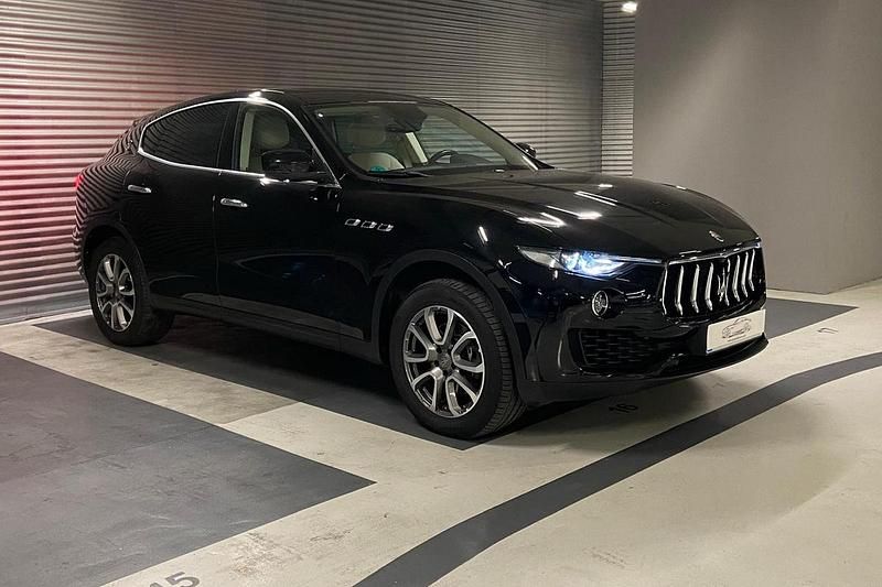 Usado Maserati Levante 275 CV (202 kW) 2018 820 negro SUV