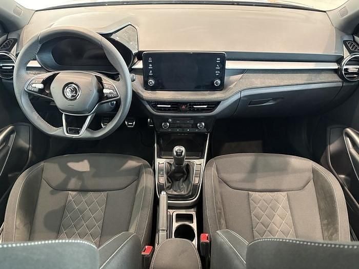 Usado Skoda Fabia Selection 95 CV (69 kW) 2024 Gris plata Utilitario