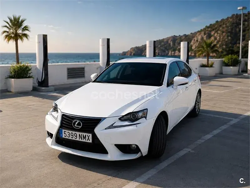 Usado Lexus IS300h 223 CV (164 kW) 2014 Blanco Berlina