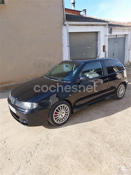 Negro Usado 2000 Cupra Ibiza Berlina | 5400 € - Imagen 1/4