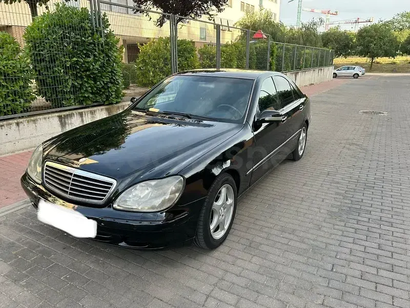 Usado Mercedes S320 224 CV (164 kW) 2002 Negro Berlina