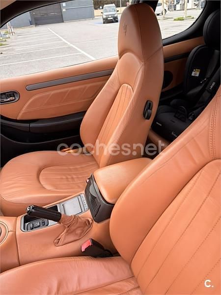 Usado Maserati Coupé 390 CV (286 kW) 2002 Gris / plata Coupe