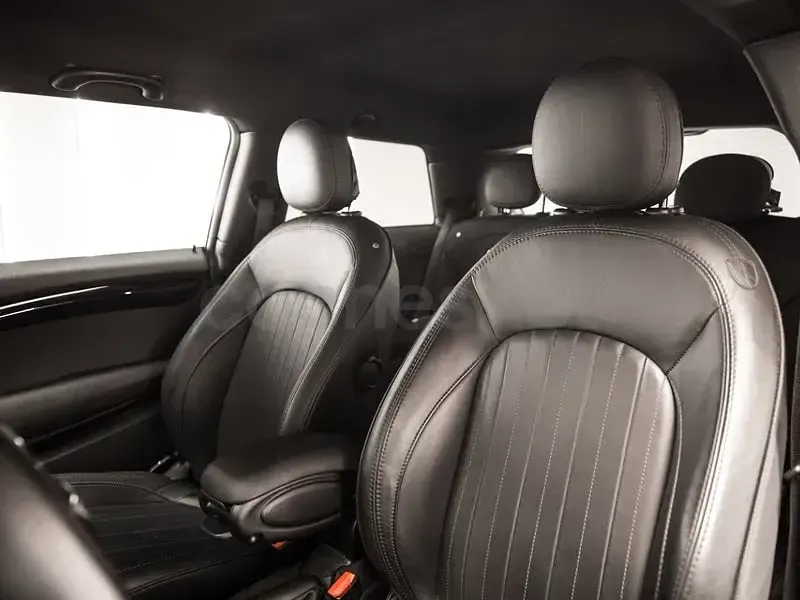 Usado Mini John Cooper Works 231 CV (169 kW) 2018 Negro Utilitario
