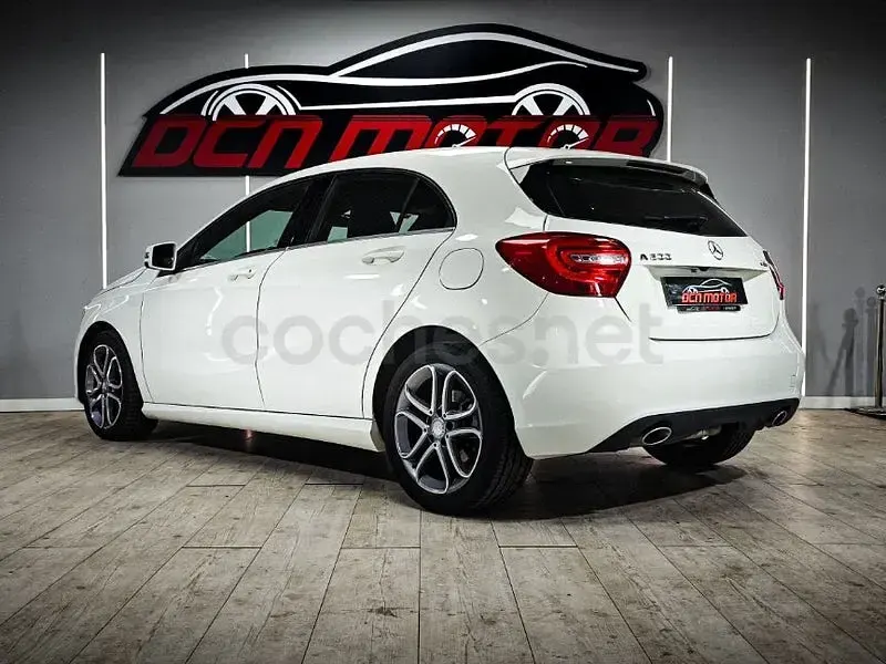 Usado Mercedes A200 Style 136 CV (100 kW) 2014 Blanco Utilitario