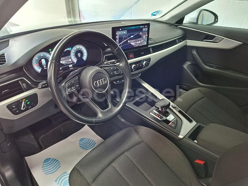 Usado Audi A4 Advanced Plus 136 CV (100 kW) 2021 Gris / plata Familiar