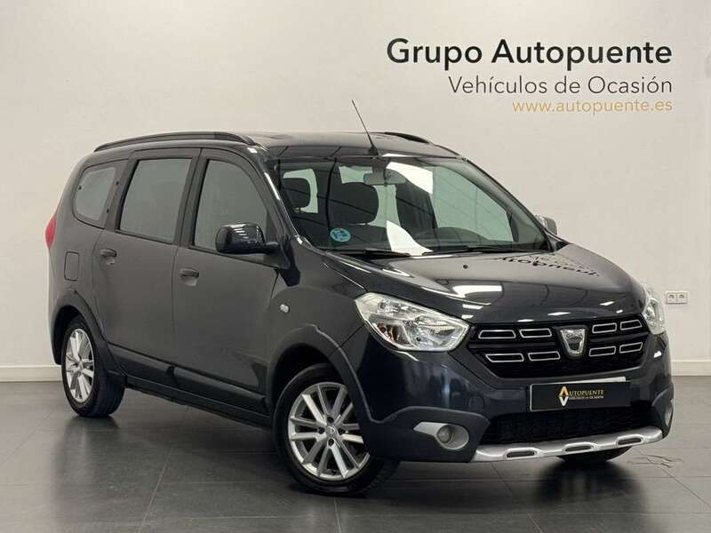 Gris Usado 2022 Dacia Lodgy Stepway Monovolumen | 14.890 € (Un poco caro) - Imagen 1/4