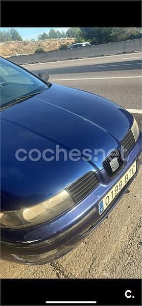 Usado Seat Leon 110 CV (80 kW) 2002 Azul Utilitario