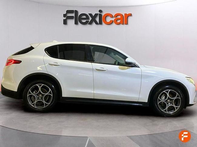 Usado Alfa Romeo Stelvio Executive 190 CV (139 kW) 2019 Blanco SUV