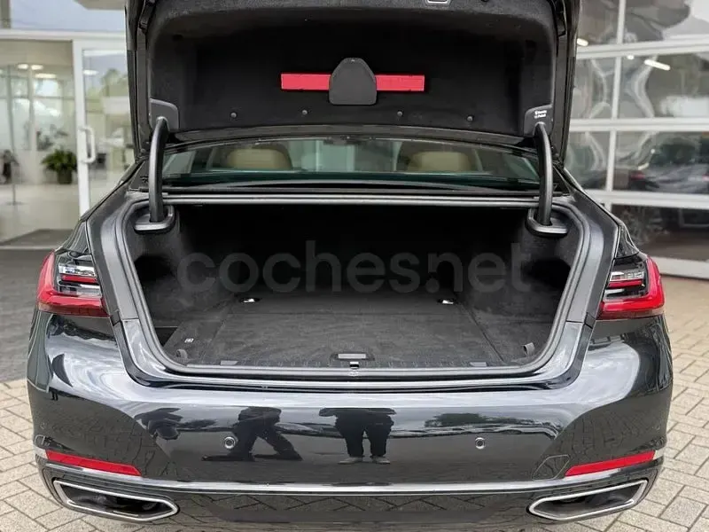 Usado BMW 745e Comfort Edition 394 HP (289 kW) 2021 Preto Sedan