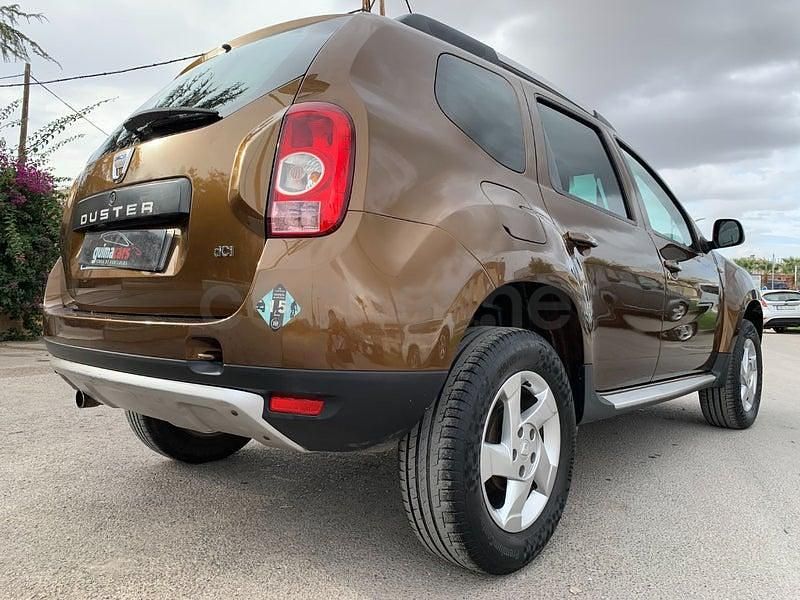 Usado Dacia Duster Lauréate 85 CV (62 kW) 2010 Marrón SUV