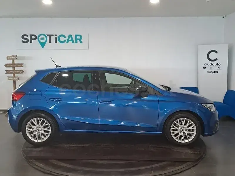 Usado Seat Ibiza FR 115 CV (84 kW) 2025 Azul Utilitario