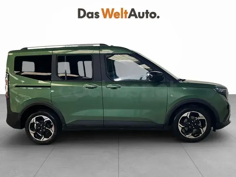Usado Ford Tourneo Courier Active 125 CV (91 kW) 2025 Verde Monovolumen