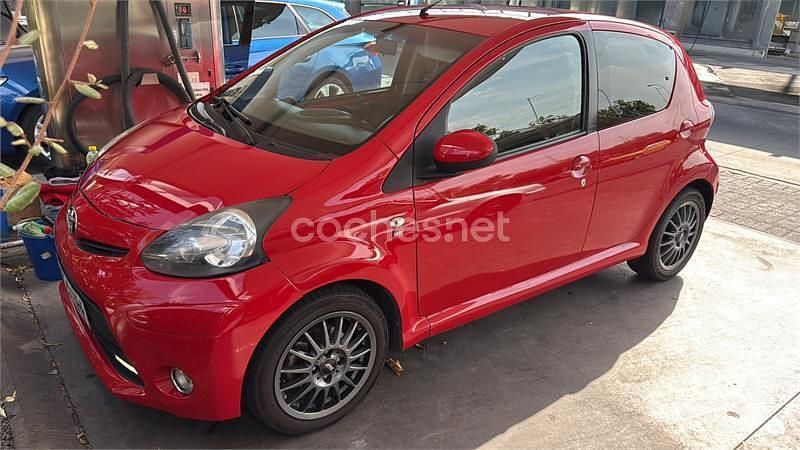 Rojo Usado 2013 Toyota Aygo City Utilitario | 5050 € (Buen precio) - Imagen 1/4