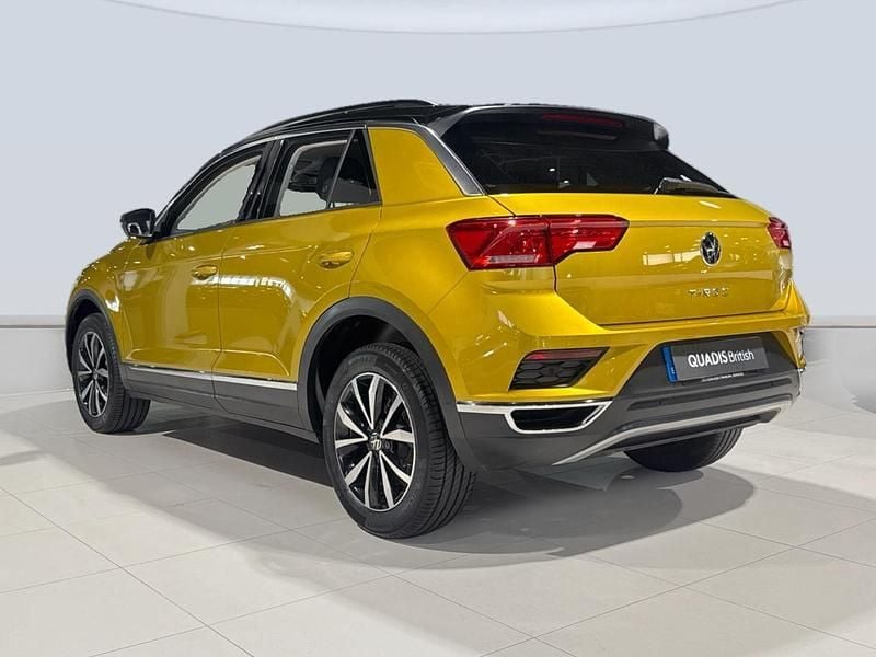 Usado VW T-Roc Advance 150 CV (110 kW) 2021 Amarillo SUV
