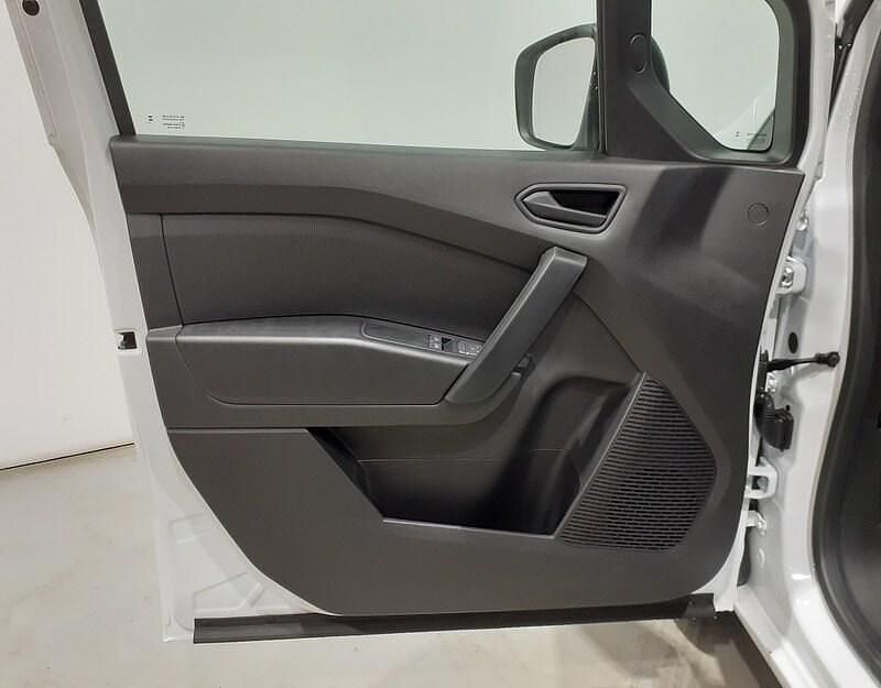 Usado Renault Kangoo 95 CV (69 kW) 2025 Blanco Monovolumen