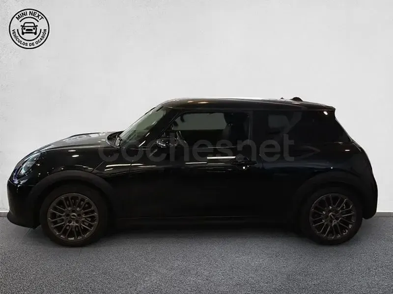 Usado Mini Cooper 114 kW (156 CV) 2025 Negro Utilitario