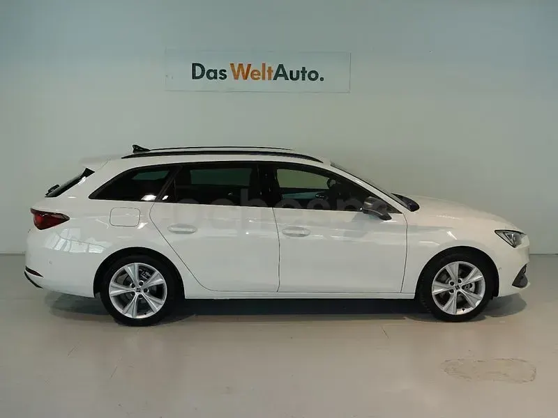 Usado Seat Leon FR 150 CV (110 kW) 2025 Blanco Familiar