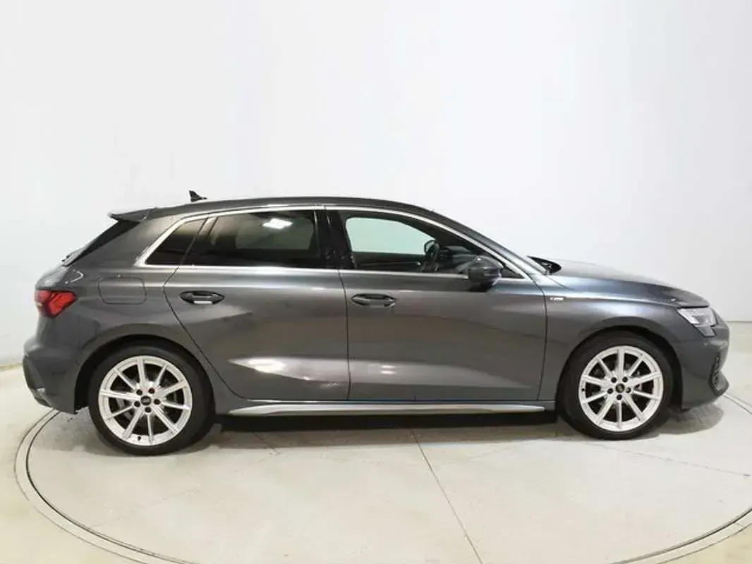 Usado Audi A3 Sportback S-Line 150 CV (110 kW) 2025 Gris Utilitario