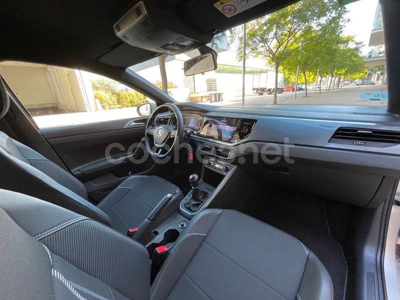 Usado VW Polo Advance 80 CV (58 kW) 2019 Gris / plata Berlina