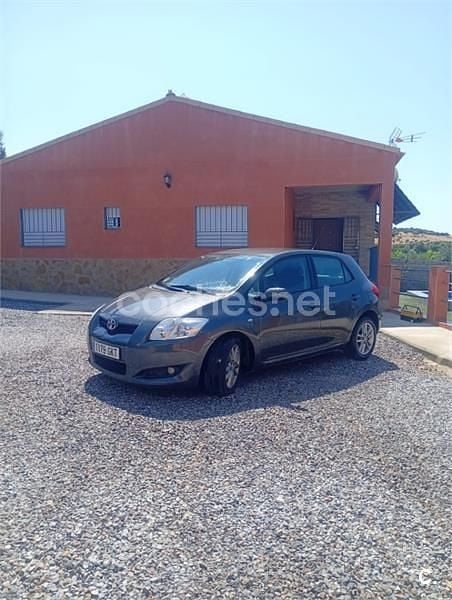 Gris / plata Usado 2009 Toyota Auris Luna Berlina | 7950 € (Precio justo) - Imagen 1/4