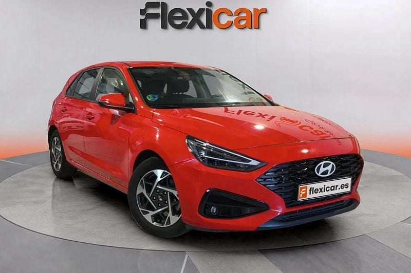 Rojo Usado 2024 Hyundai i30 Berlina | 18.290 € (Precio justo) - Imagen 1/4