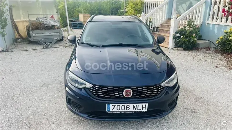 Usado Fiat Tipo Lounge 95 CV (69 kW) 2017 Azul Berlina