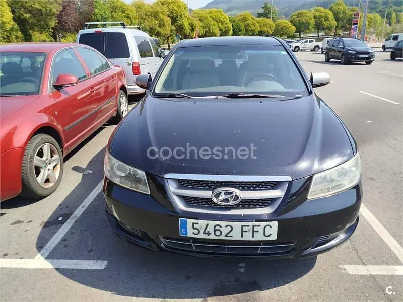 Usado Hyundai Sonata Style 140 CV (102 kW) 2006 Negro Berlina