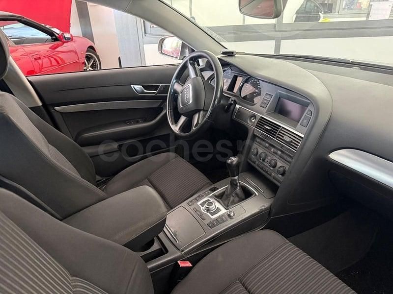 Usado Audi A6 140 CV (102 kW) 2005 Gris / plata Berlina
