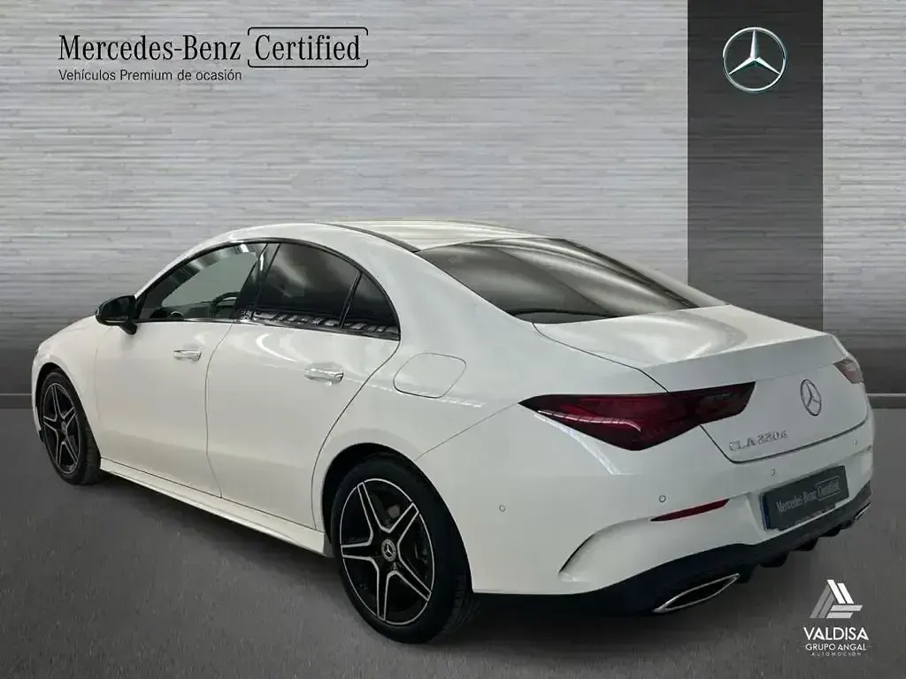 Usado Mercedes CLA220 AMG line 190 CV (139 kW) 2025 Blanco Berlina
