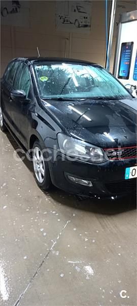 Usado VW Polo 75 CV (55 kW) 2012 Negro Utilitario