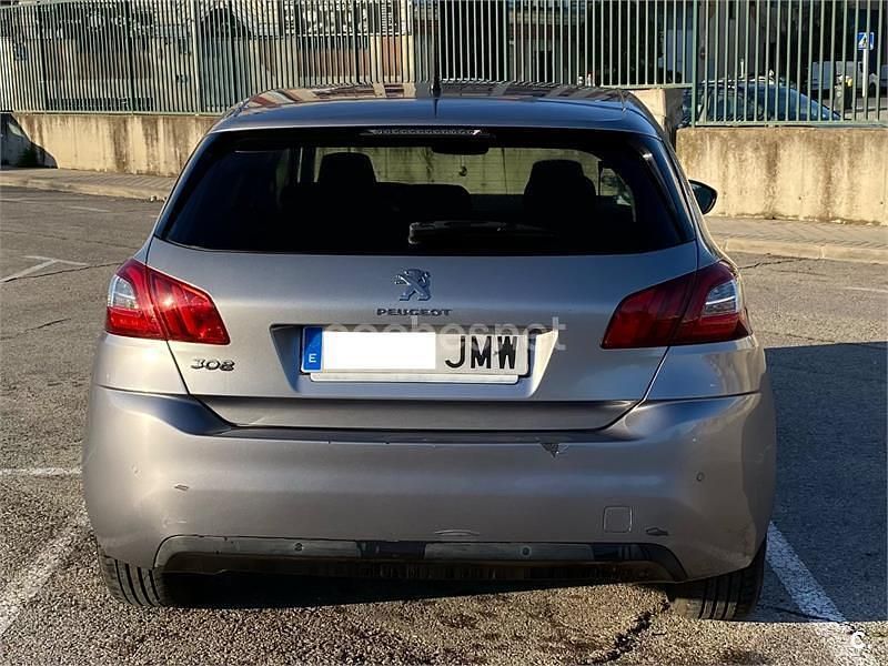 Usado Peugeot 308 Style 100 CV (73 kW) 2016 Gris / plata Berlina