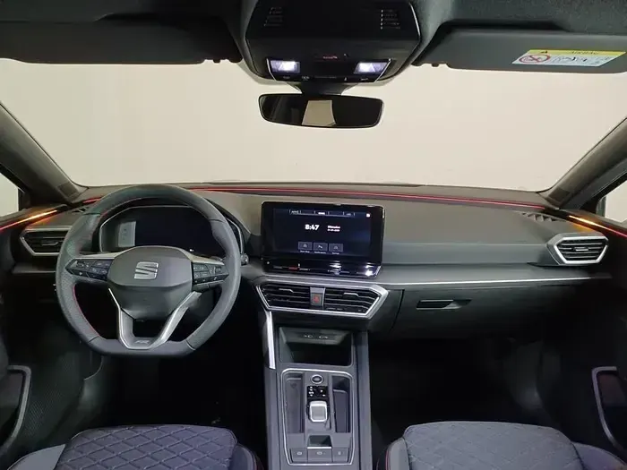 Usado Seat Leon FR 150 CV (110 kW) 2024 Negro