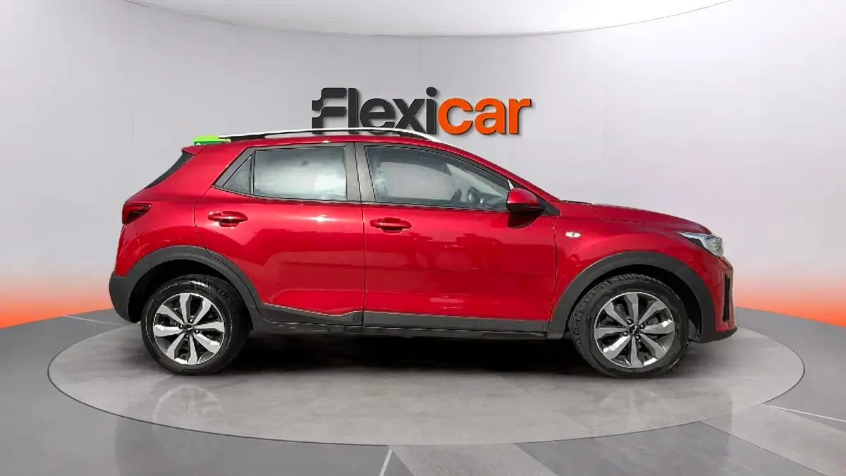 Usado Kia Stonic 101 CV (74 kW) 2021 Rojo SUV