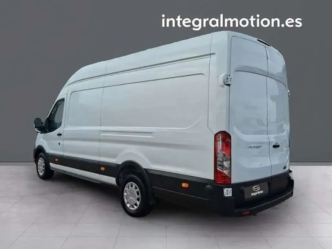 Usado Ford Transit Trend 131 CV (96 kW) 2024 Blanco Van