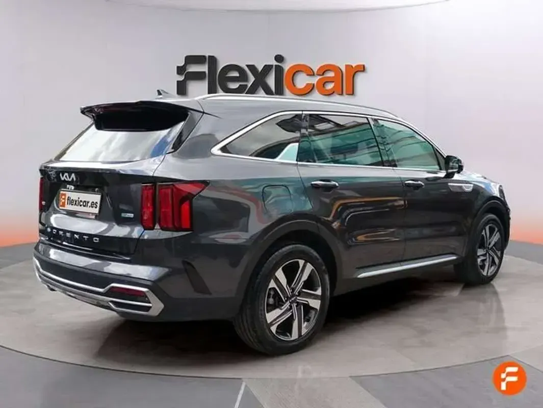 Usado Kia Sorento 265 CV (194 kW) 2022 Gris SUV