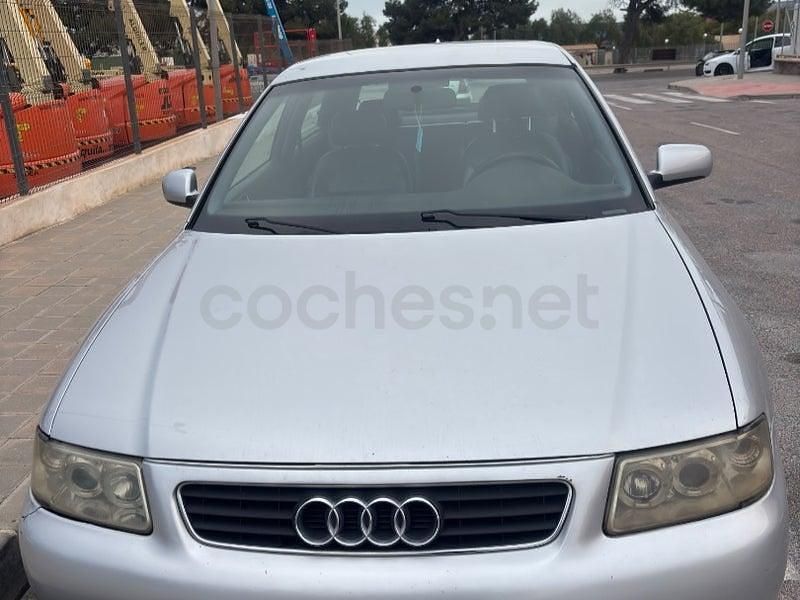 Usado Audi A3 Ambition 110 CV (80 kW) 2002 Gris / plata Utilitario
