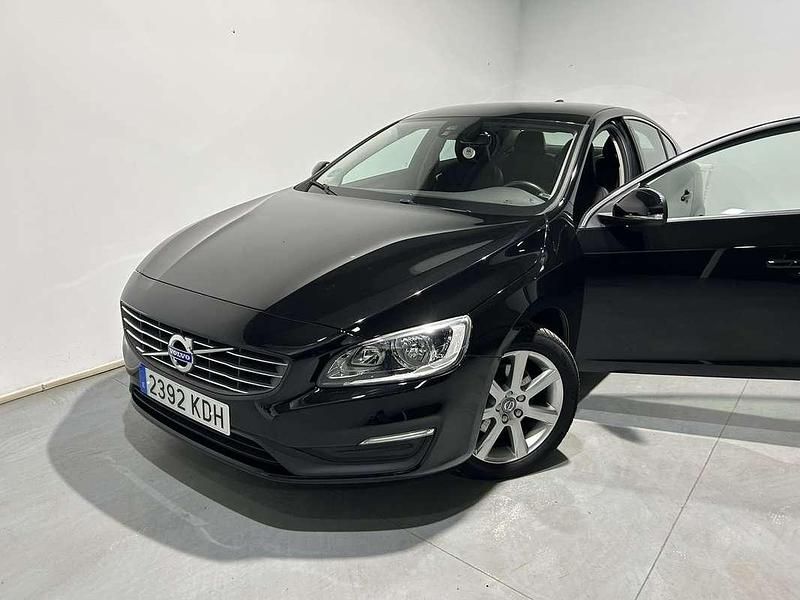 Usado Volvo S60 Momentum 150 CV (110 kW) 2017 Negro Berlina