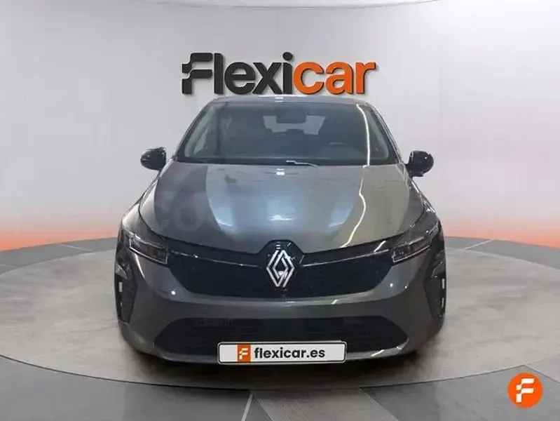 Usado Renault Clio V Techno 90 CV (66 kW) 2024 Gris / plata Berlina