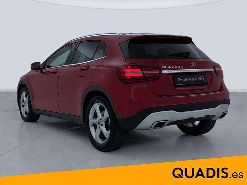 Usado Mercedes GLA200 136 CV (100 kW) 2018 Rojo SUV