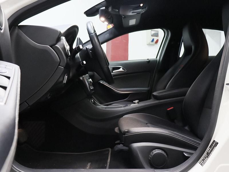 Usado Mercedes A200 136 CV (100 kW) 2018 Blanco Utilitario