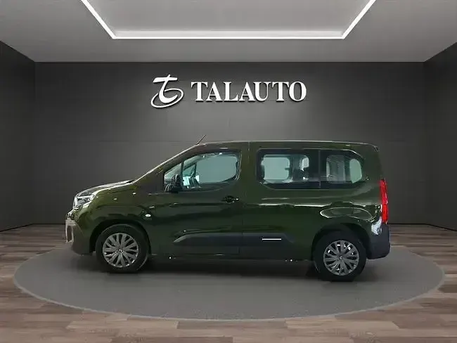 Usado Citroën Berlingo 102 CV (75 kW) 2025 Verde Monovolumen