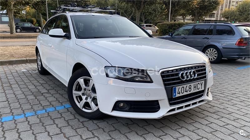 Usado Audi A4 143 CV (105 kW) 2011 Blanco Familiar