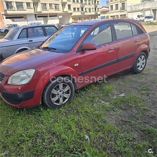 Usado Kia Rio EX 97 CV (71 kW) 2005 Naranja Berlina