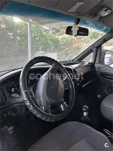 Usado Hyundai H-1 100 CV (73 kW) 2004 Gris / plata Monovolumen