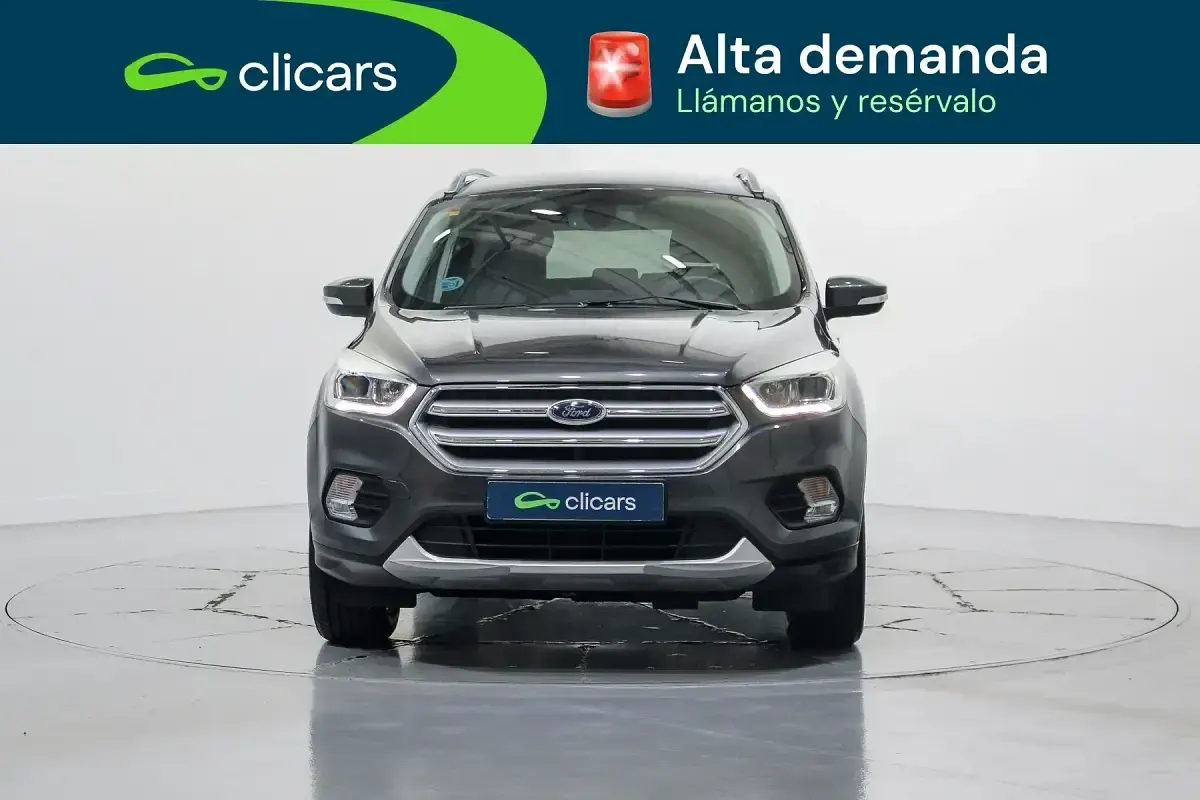 Usado Ford Kuga Trend 150 CV (110 kW) 2018 Gris SUV
