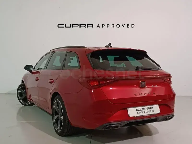Usado Cupra Leon 150 CV (110 kW) 2023 Rojo Familiar
