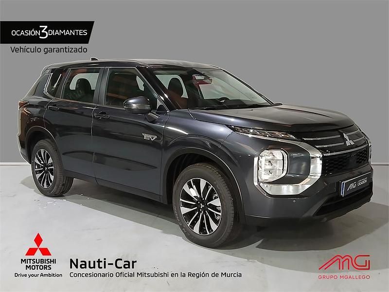 Gris Nuevo 2025 Mitsubishi Outlander Motion SUV | 45.900 € - Imagen 1/1