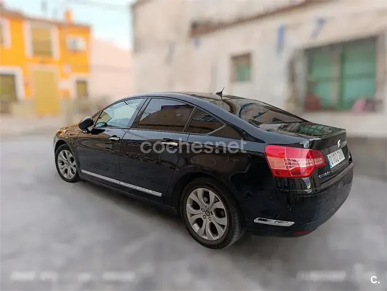 Usado Citroën C5 138 CV (101 kW) 2010 Negro Berlina